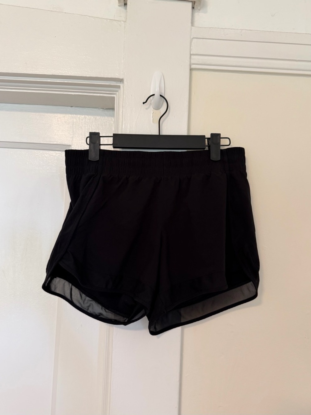 Athleta Mesh Racer Run Mid Rise 4" Short - Picture 7 of 12
